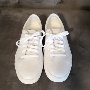 NWOT Women's Under Armour Shoes